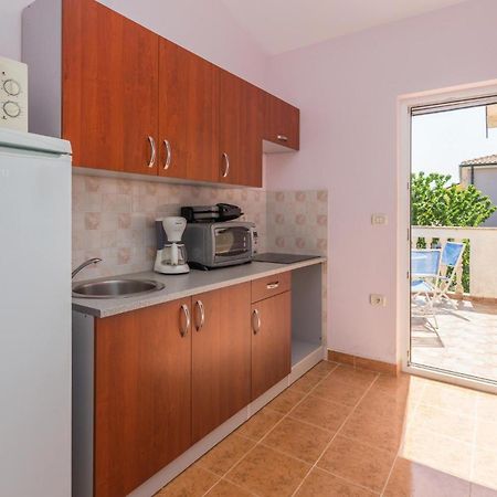 Nice Apartment In Kastel With Kitchen Luaran gambar